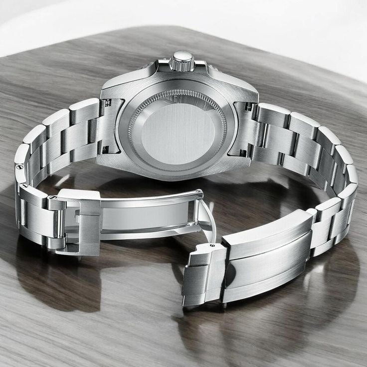 Your name on the dial, Your engraving on the crown and case back